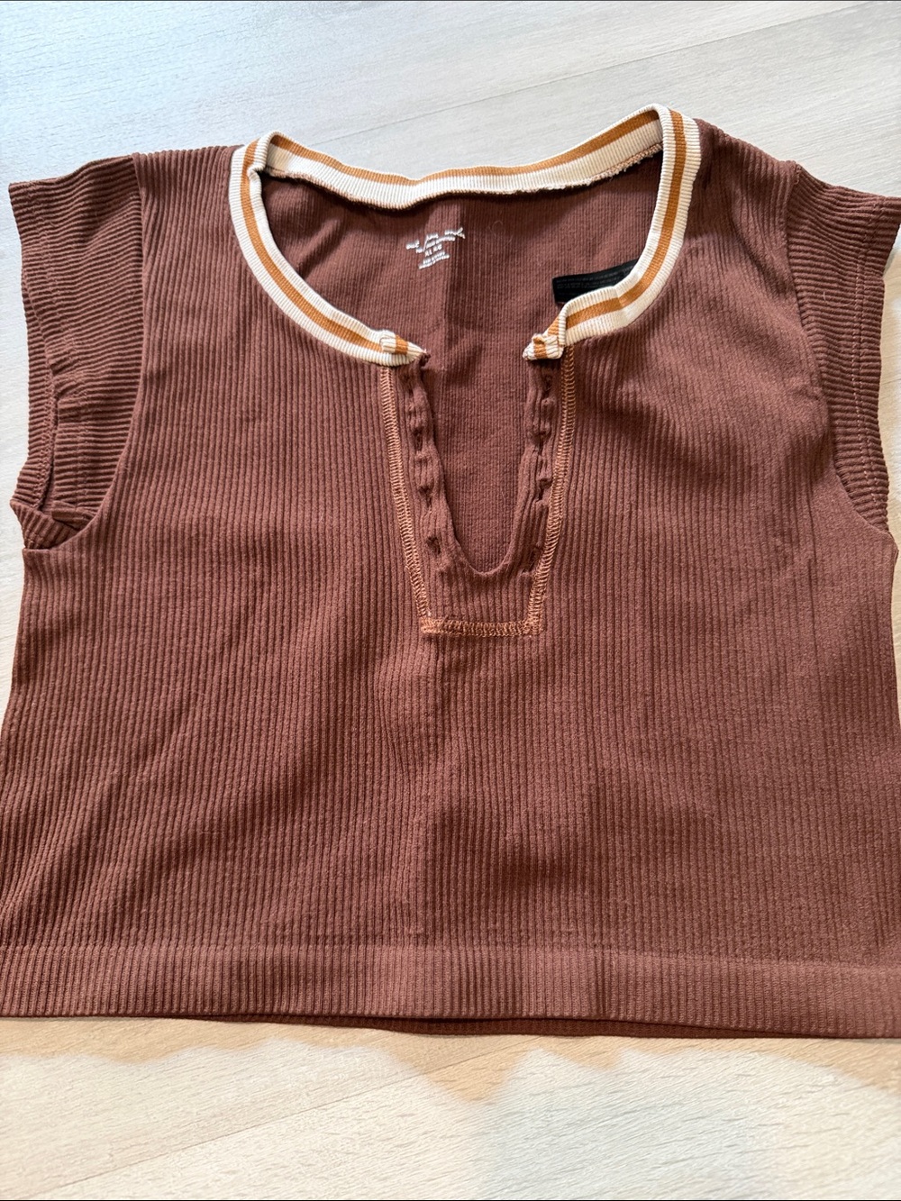 Out from under ribbed top size M/L
